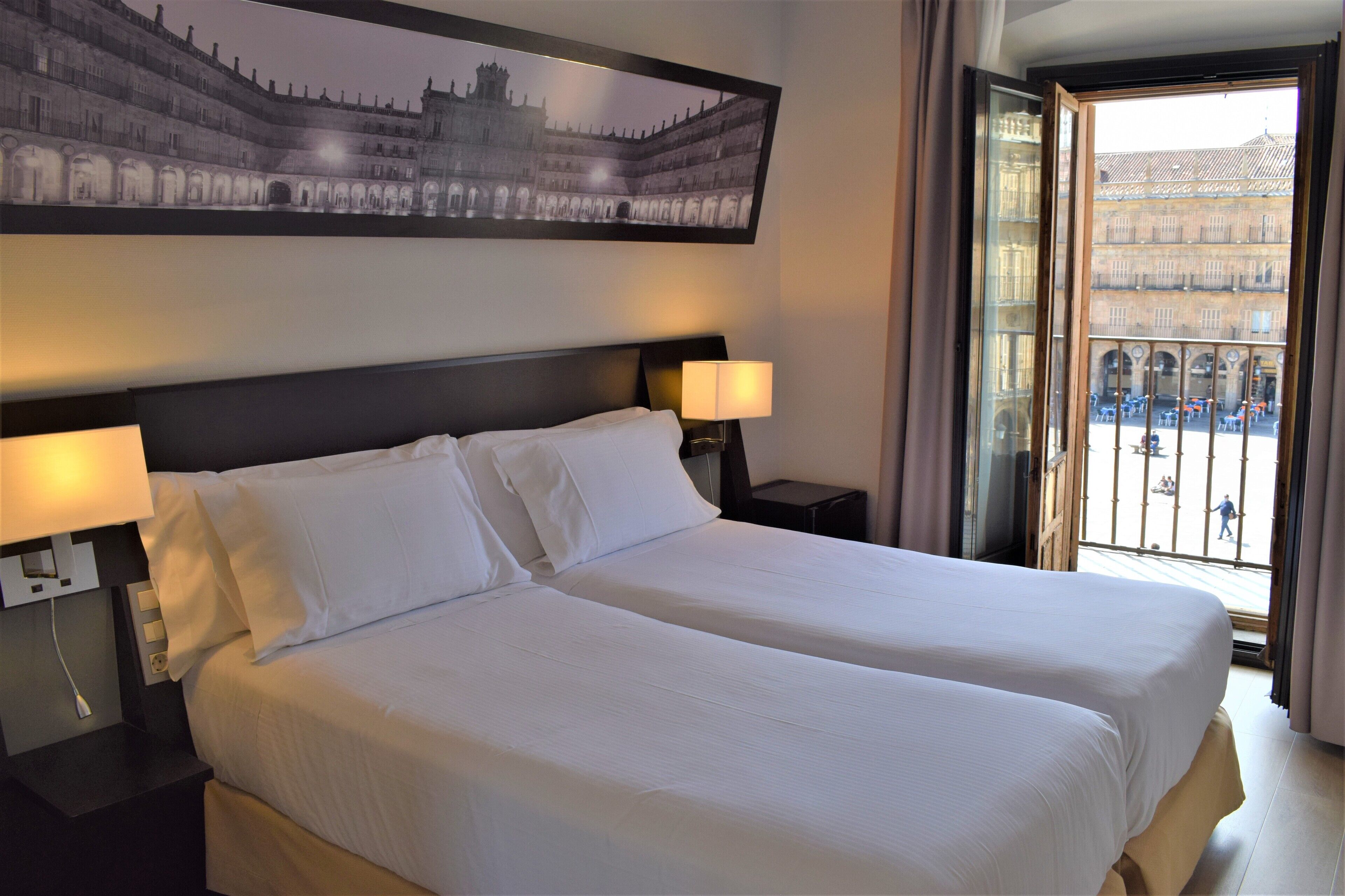 minibar, in-room safe, desk, laptop workspace