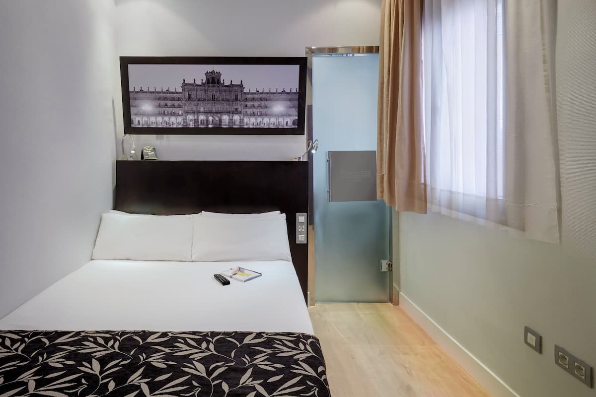 Minibar, in-room safe, desk, laptop workspace