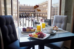 Daily buffet breakfast (EUR 11.5 per person)
