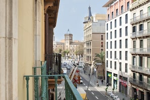 Unclassified image, 2 of 72, button - Lleo (Barcelona)
