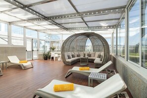 Salas de tratamientos para parejas, sauna, bañera de hidromasaje 
