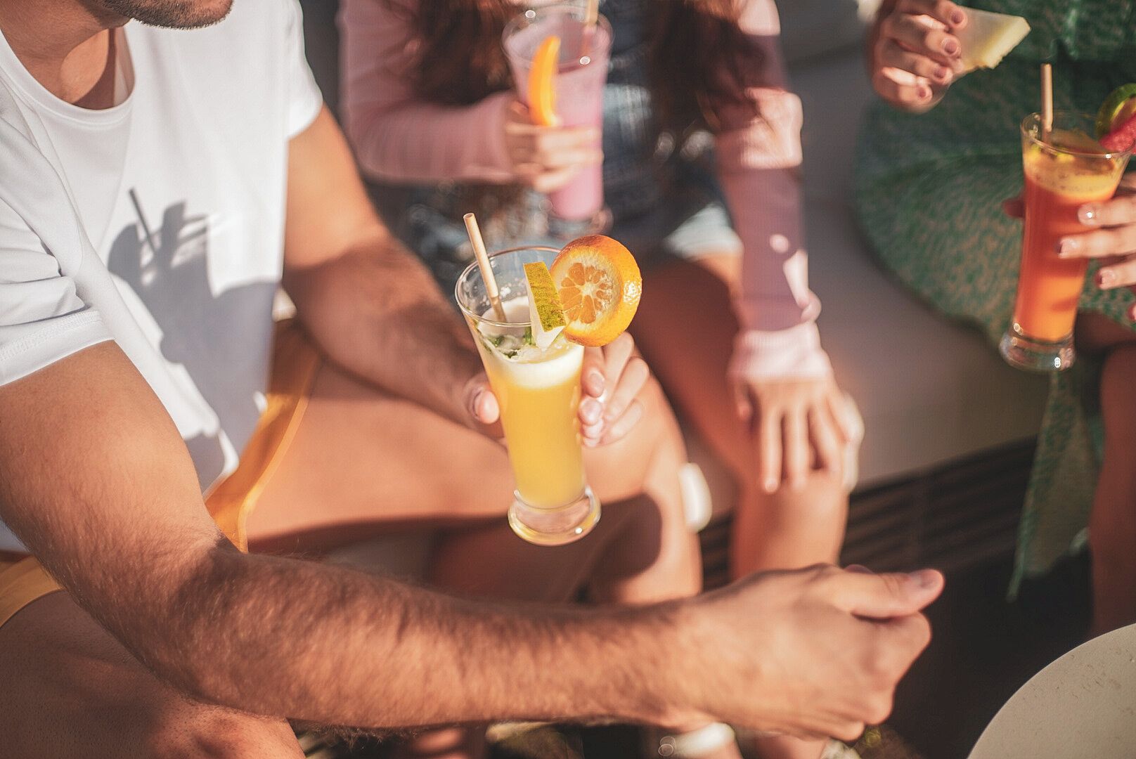 2 restaurants, breakfast served