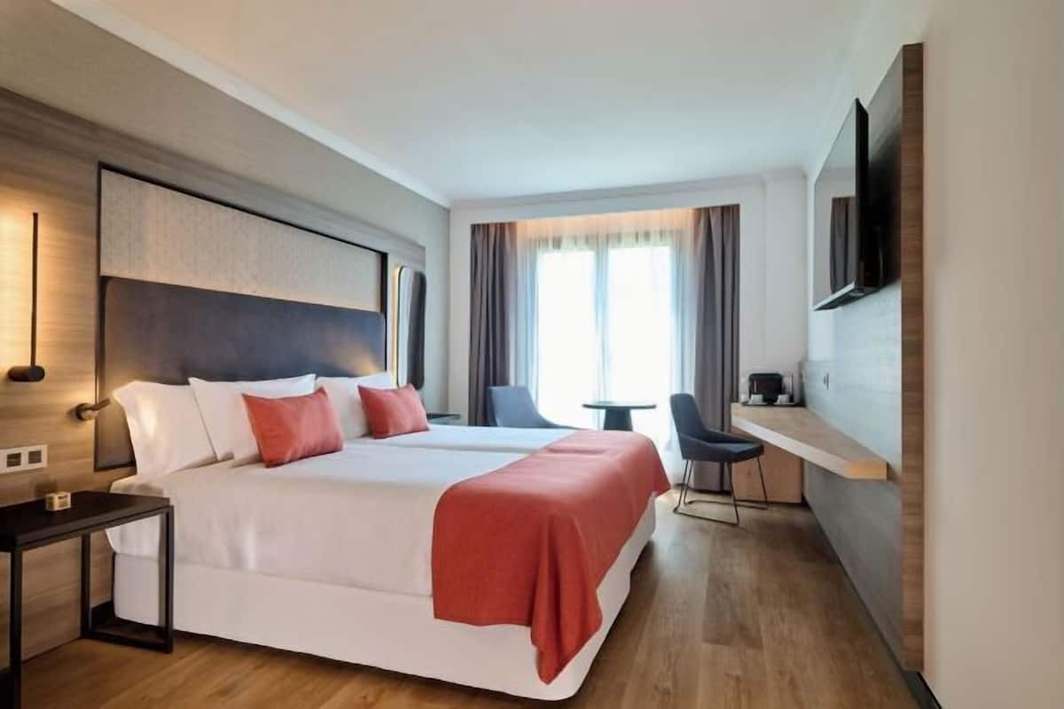 Minibar, in-room safe, desk, soundproofing