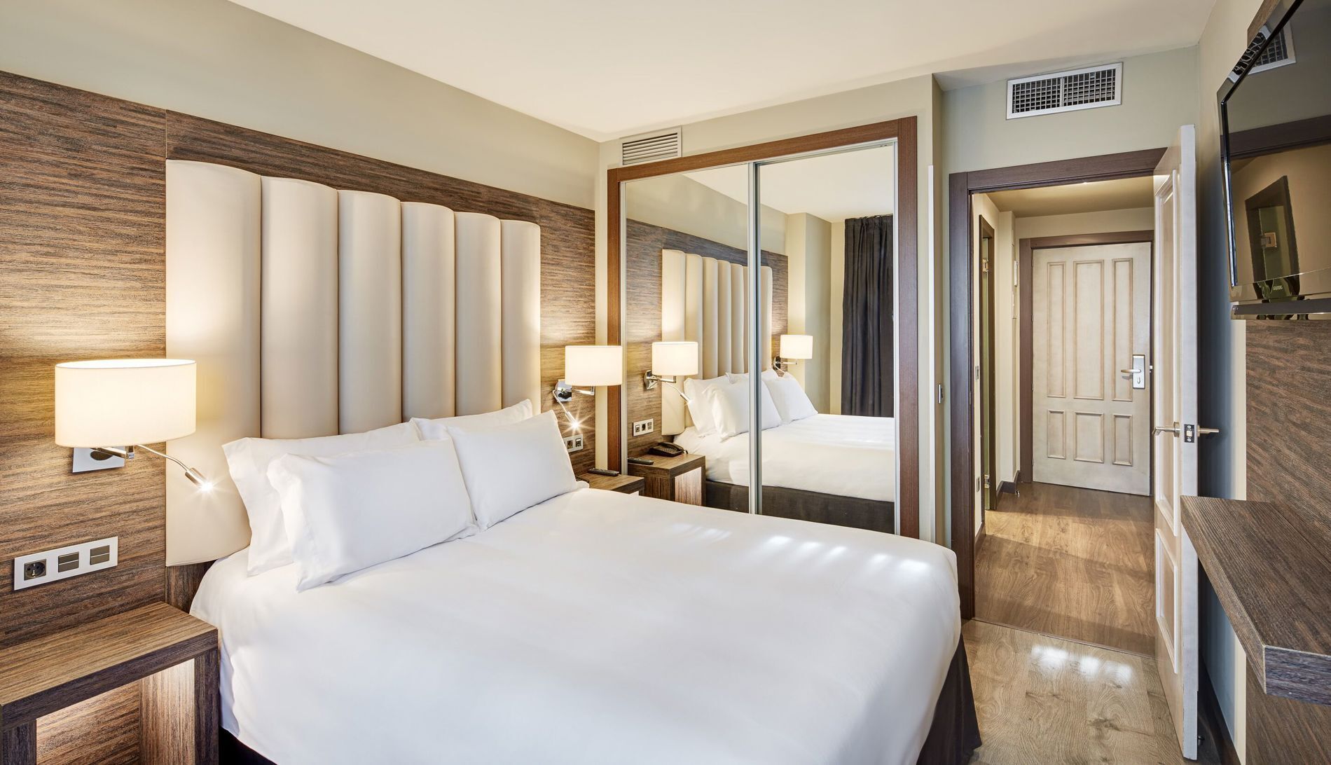 Minibar, in-room safe, desk, soundproofing