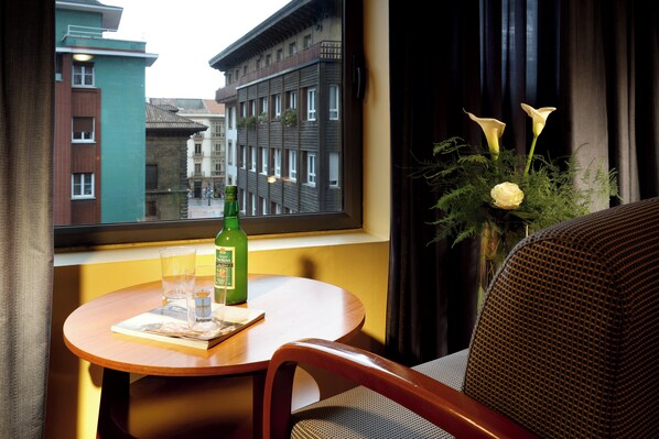 Single Room | 1 bedroom, premium bedding, down comforters, minibar