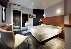 Superior Room | Premium bedding, down duvets, minibar, in-room safe - Exe Hotel El Magistral (Oviedo)