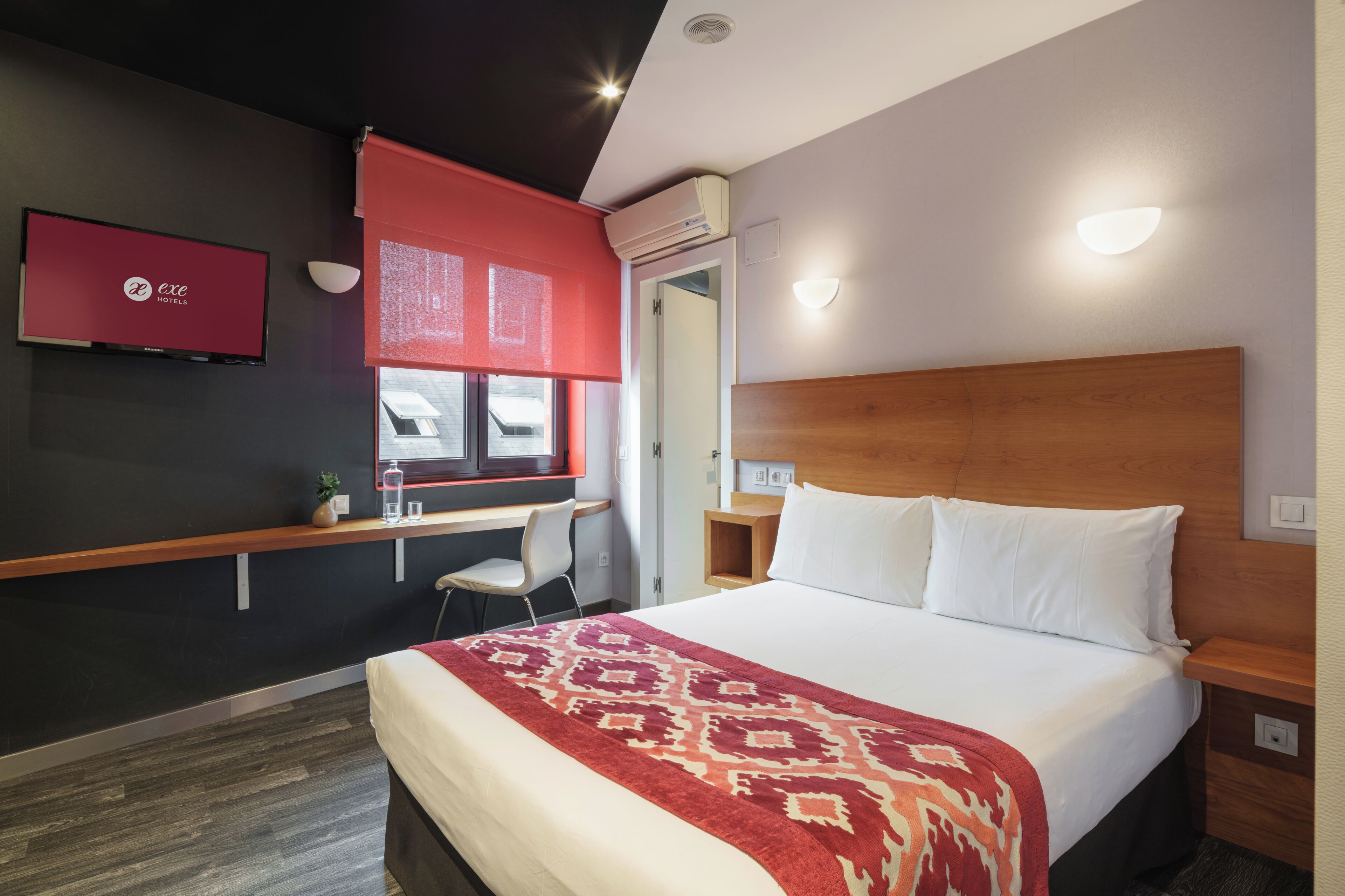 Habitación doble | Ropa de cama de alta calidad, edredón y minibar 