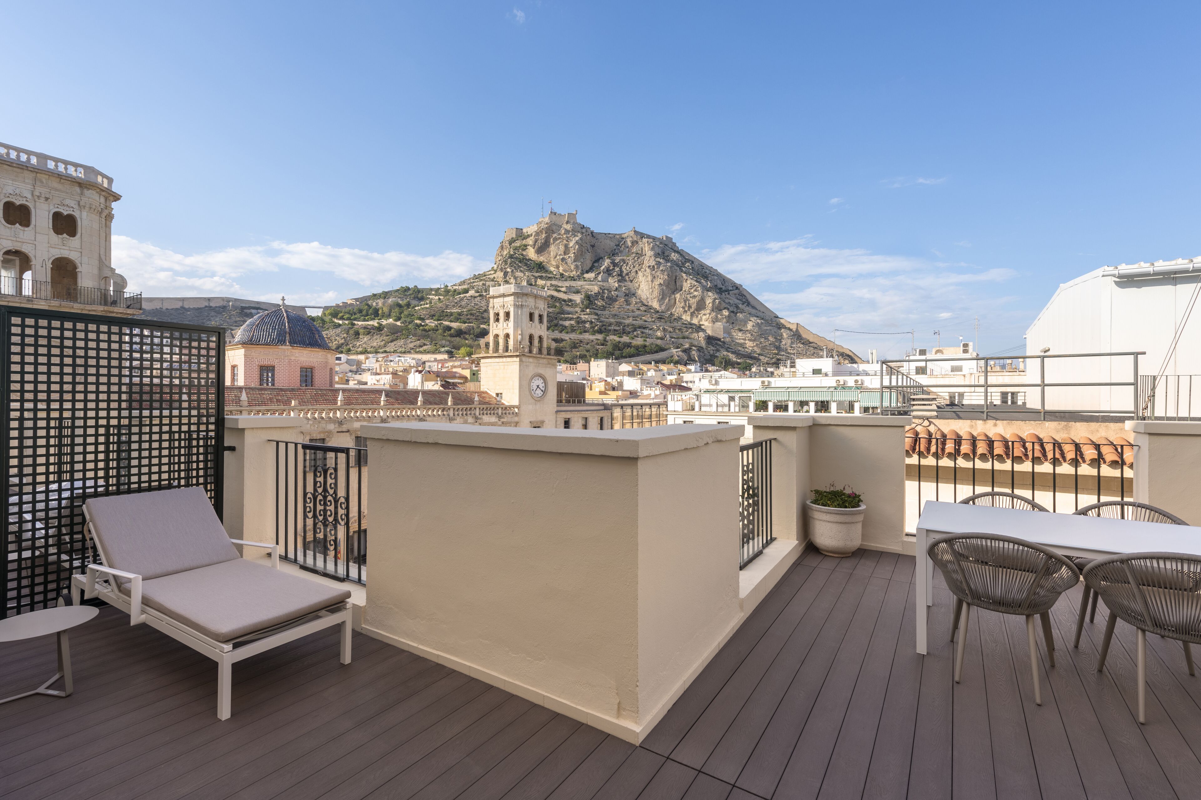 Habitación doble superior, Terraza, vista a la ciudad | Terraza o patio