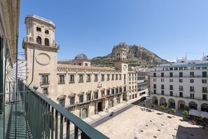 Premium bedding, down comforters, memory foam beds, minibar - Eurostars Mediterranea Plaza (Alicante)