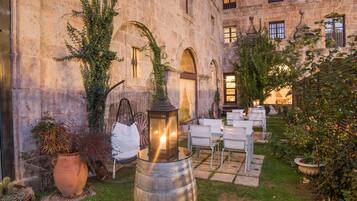 الإطلالة من المنشأة