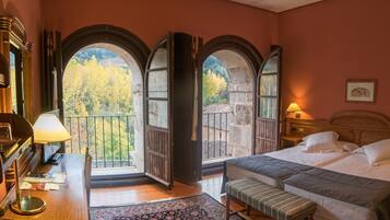 Kahden hengen standard-huone (yksi tai kaksi sänkyä) | Minibaari, tallelokero huoneessa, työpöytä, pimennysverhot