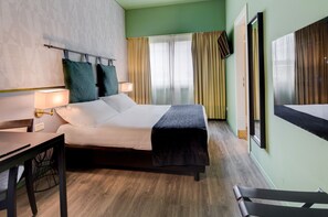 Classic Room, 1 Queen Bed | Down comforters, minibar, in-room safe, desk - Best Western Plus CHC Florence (Florence)