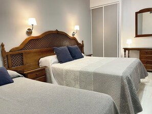 Coffres-forts dans les chambres, Wi-Fi gratuit, draps fournis