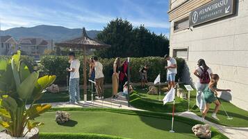 Mini-golf