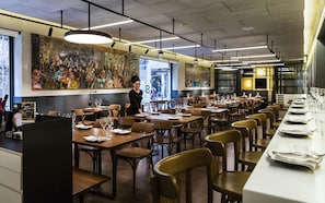 Déjeuner et dîner servis sur place, restauration en plein air