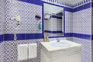 Free toiletries, hair dryer, towels - Aluasun Costa Park (Torremolinos)