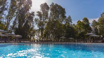 2 outdoor pools, pool umbrellas, pool loungers