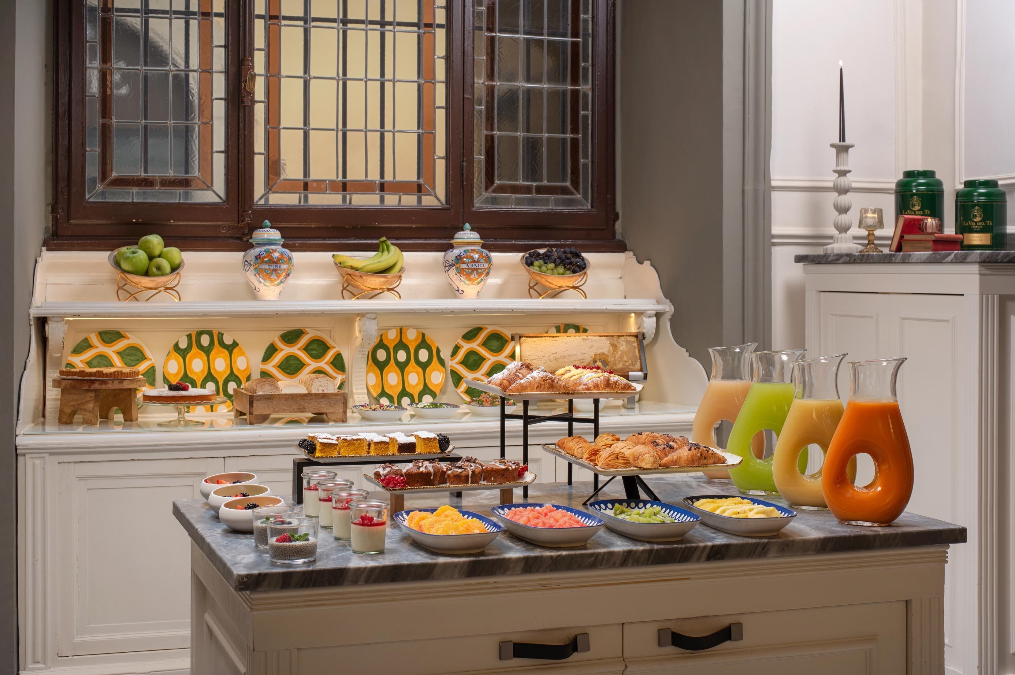 Daily buffet breakfast for a fee