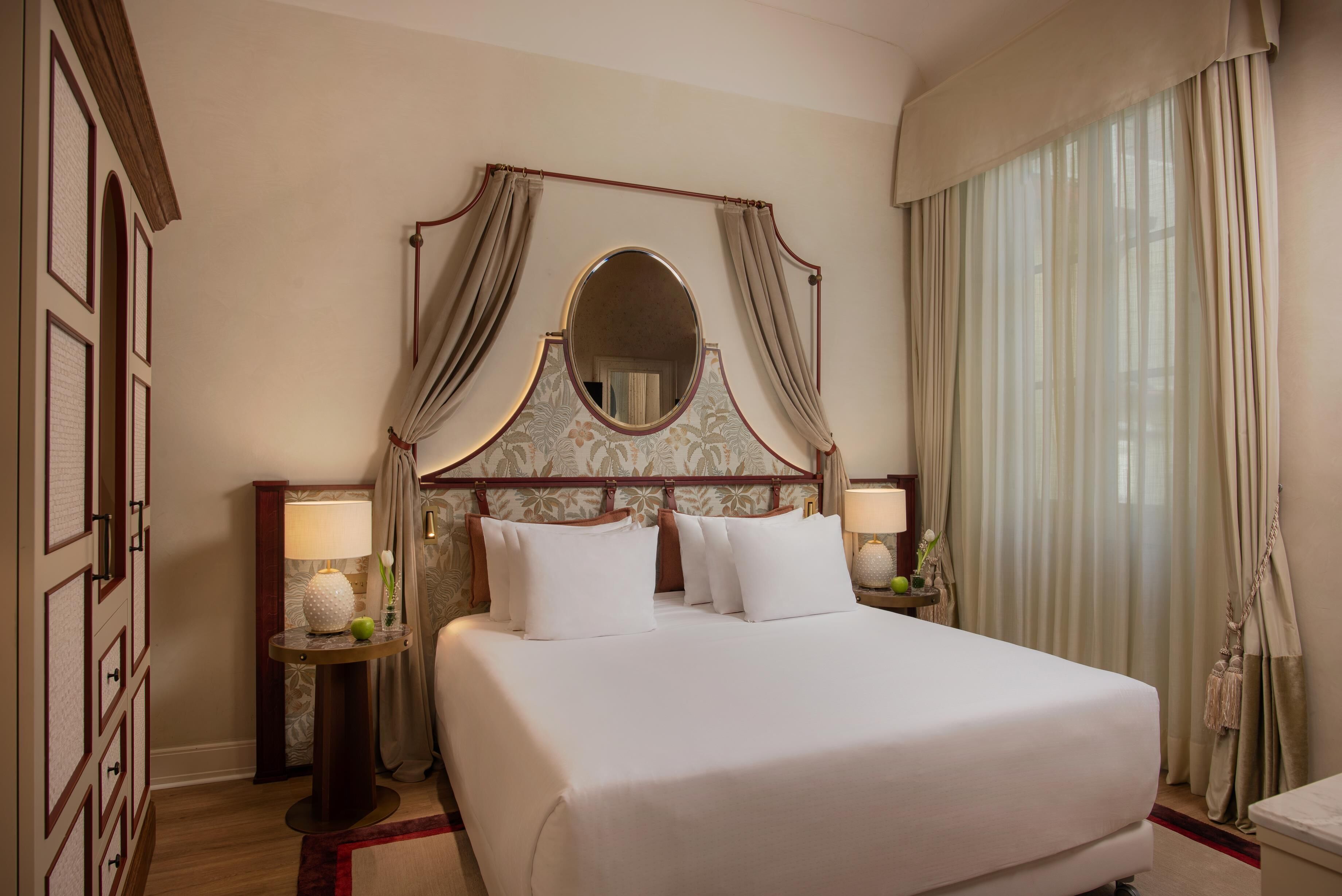 迷你吧、客房内保险箱、特色装修、办公桌