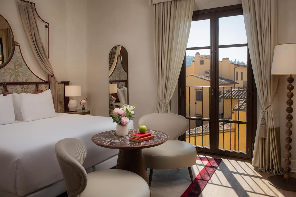 Chambre Prestige | Minibar, coffre-fort, décor unique, bureau