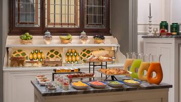 TĂ€gliches FrĂŒhstĂŒcksbuffet gegen GebĂŒhr