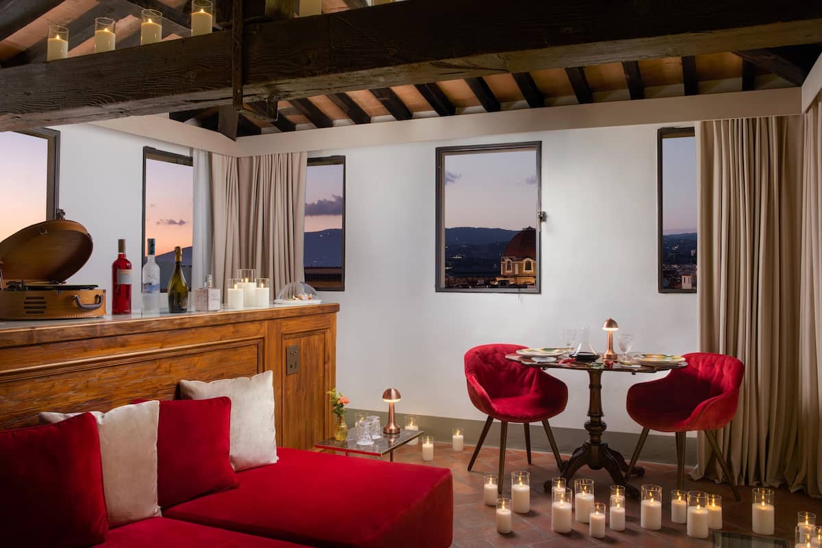 Svit (Torre Monalda) | Minibar, värdeförvaringsskåp på rummet och individuell inredning