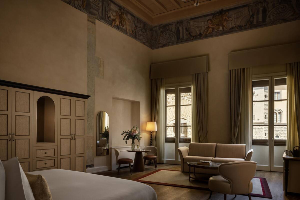 Amici Miei Junior Suite with Frescos | Minibar, coffres-forts dans les chambres, bureau, lits bébé (gratuits)