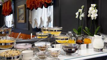 Free daily cooked-to-order breakfast