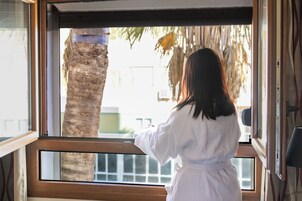 Premium bedding, Select Comfort beds, minibar, in-room safe