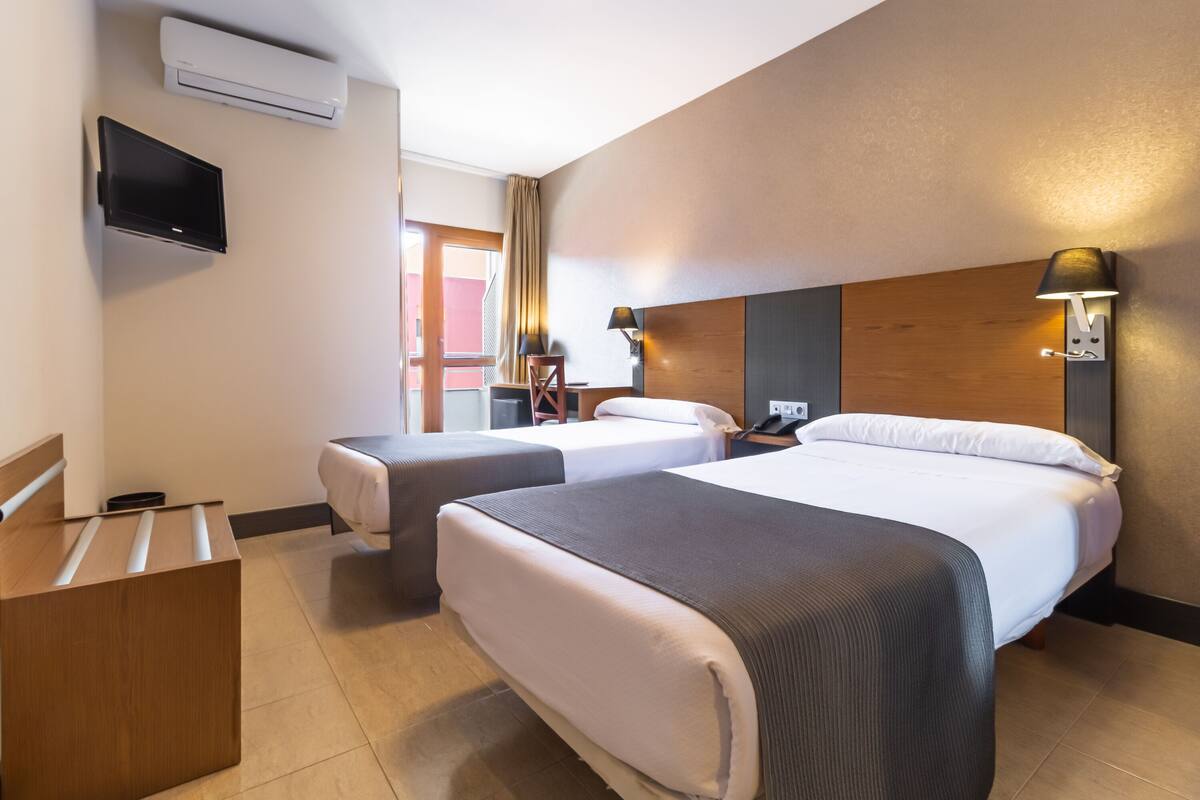 double room | premium bedding, select comfort beds, minibar, in-room safe