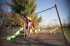 Children’s play area – outdoor - Crisol Regio (Santa Marta de Tormes)