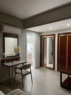 Studio Suite Deluxe | 1 phòng ngủ, két bảo mật tại phòng, bàn 