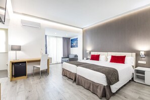 Superior Double or Twin Room | In-room safe, desk, laptop workspace, blackout drapes - Sweet Hotel Renasa (Valencia)