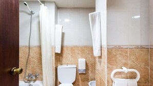Chambre double | Lit de bébé (gratuit), lit d’appoint (supplément)