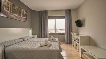 Cunas gratuitas, camas extra, wifi gratis y ropa de cama