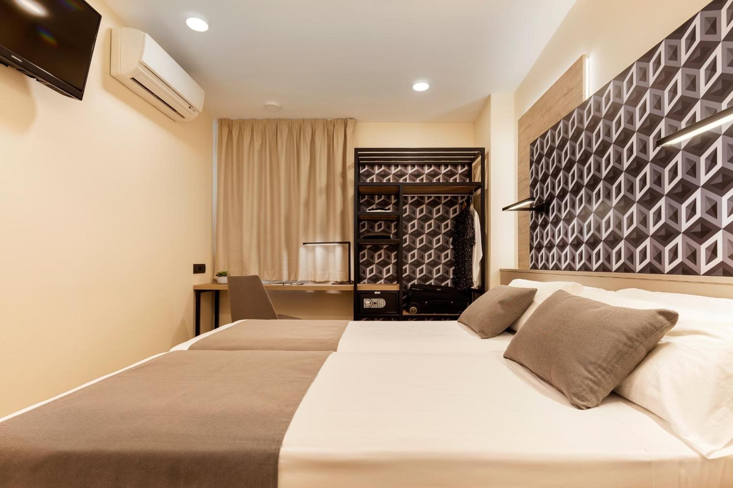 Coffres-forts dans les chambres, draps fournis