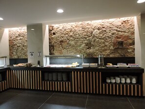 Tägliches inbegriffenes Frühstücksbuffet