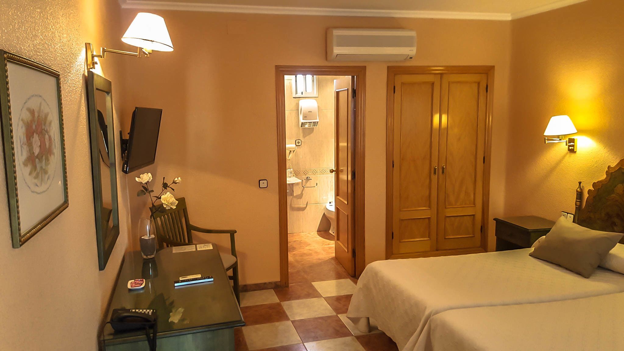 double room | desk, rollaway beds, free wifi