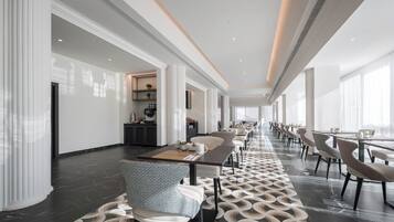 每日供應吃到飽早餐 (每人 EUR13)