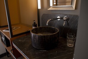 In-room safe, desk, WiFi