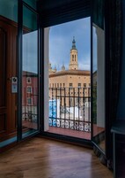 Double Room, City View | Minibar, in-room safe, desk, soundproofing