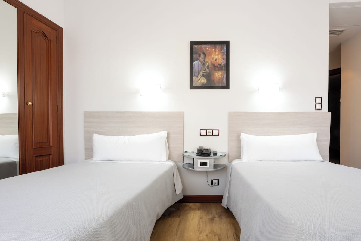 Chambre Double | Minibar, coffres-forts dans les chambres, bureau, chambres insonorisées