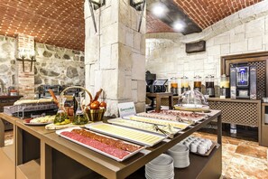 Frokostbuffé hver dag (EUR 11 per person)