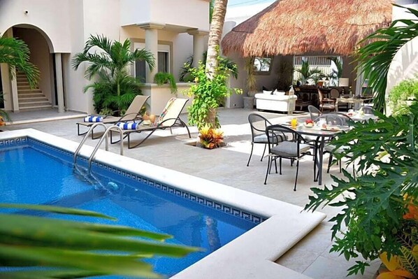 Pool - Hotel Trafalgar (Madrid)