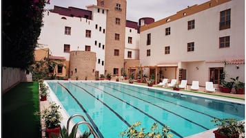 Outdoor pool, pool umbrellas