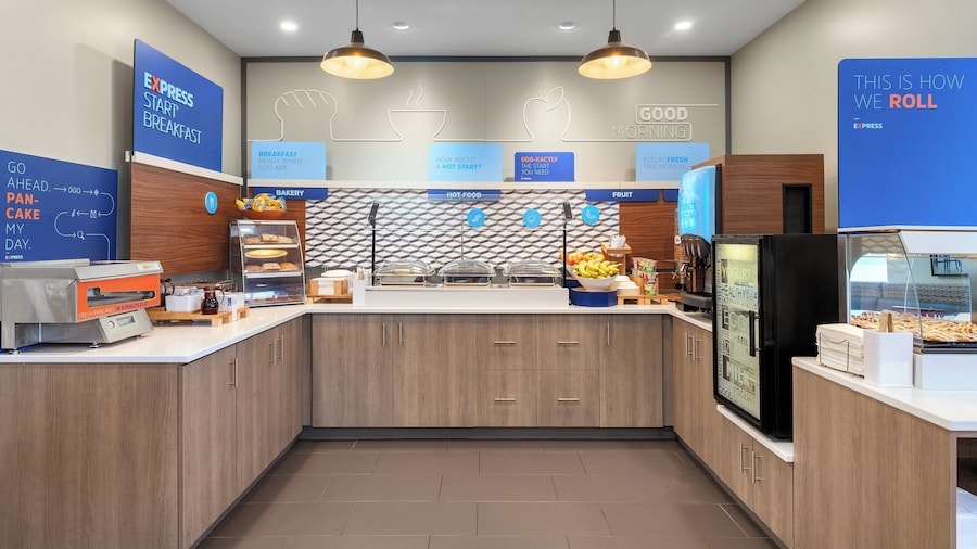 Holiday Inn Express Coralville by IHG