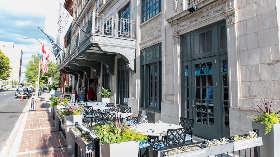 Redmont Hotel Birmingham, Curio Collection by Hilton