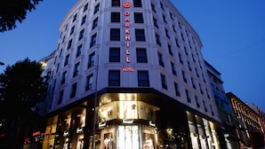 A multi-story hotel with a prominent 'Darkhill Hotel' sign. - Darkhill Hotel (Istanbul)