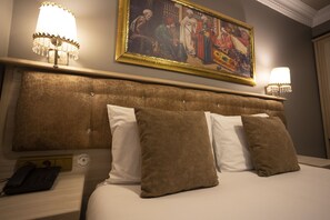 Economy Room, Ground Floor | Minibar, in-room safe, blackout curtains, soundproofing