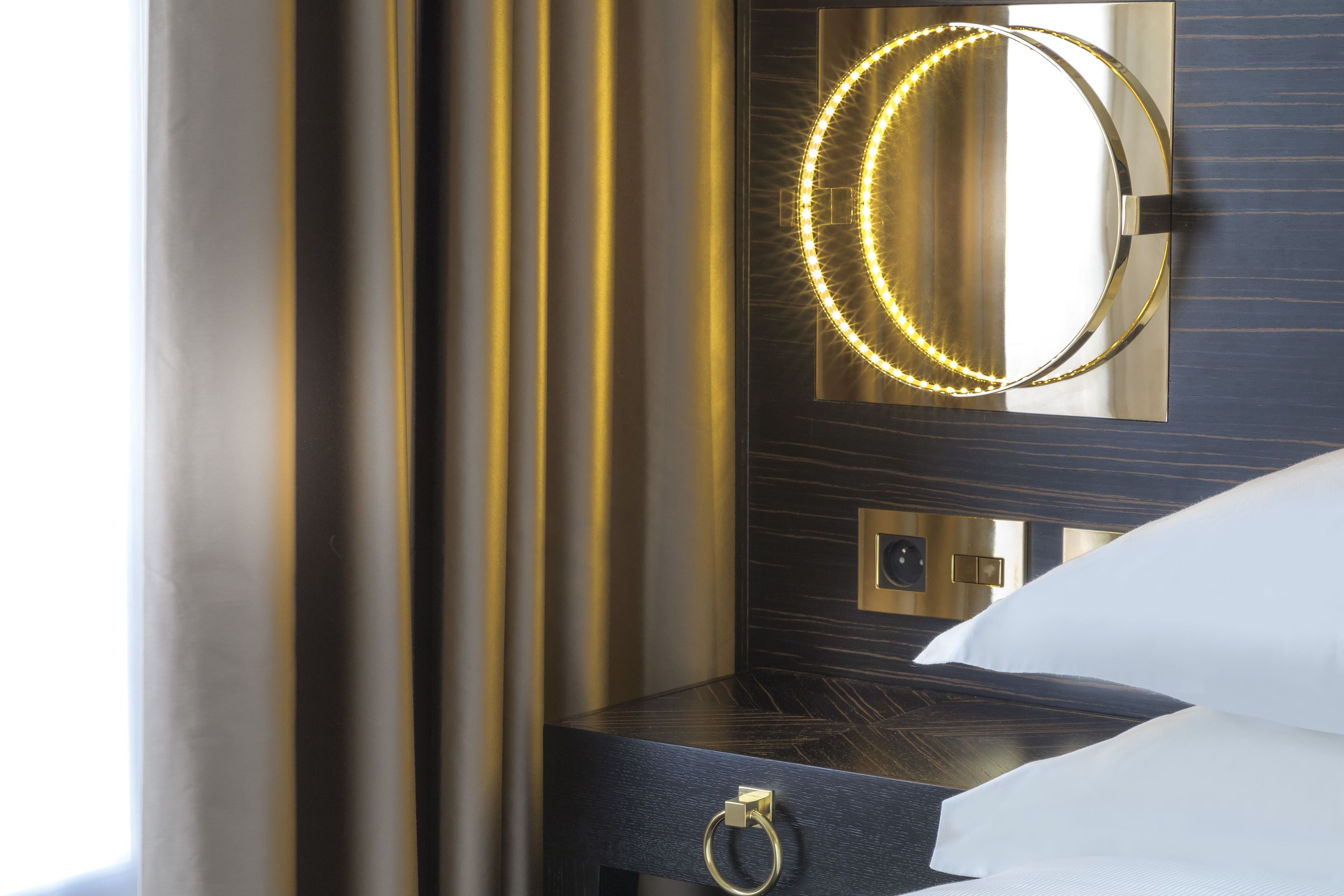 superior twin room | 1 bedroom, desk, soundproofing, iron/ironing board